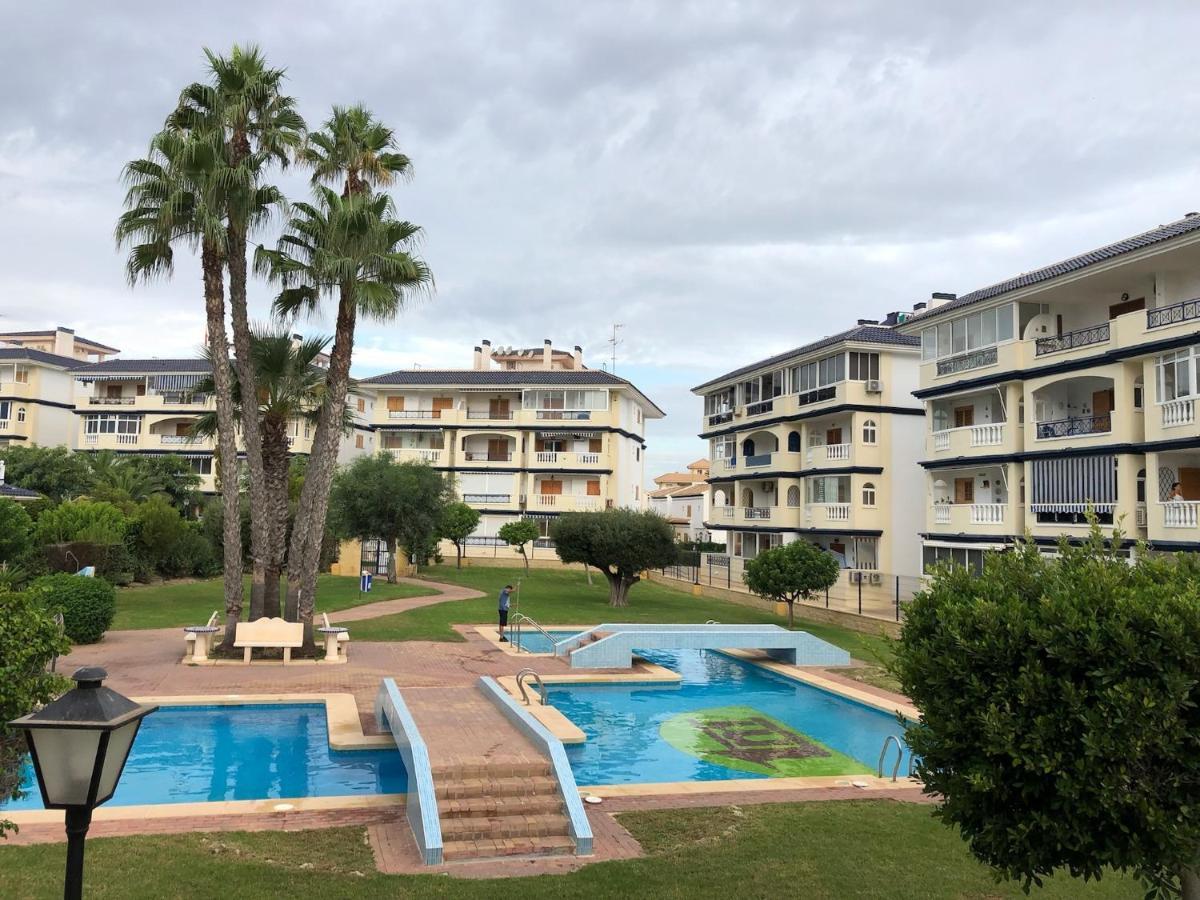 Martas Apartment La Mata  Exteriör bild