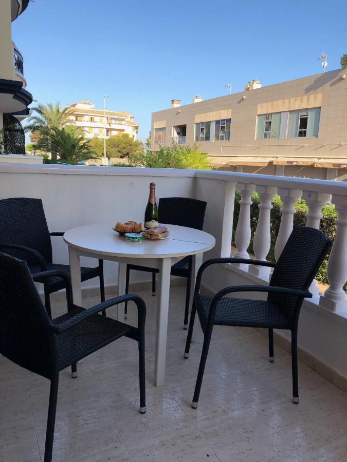 Martas Apartment La Mata  Exteriör bild