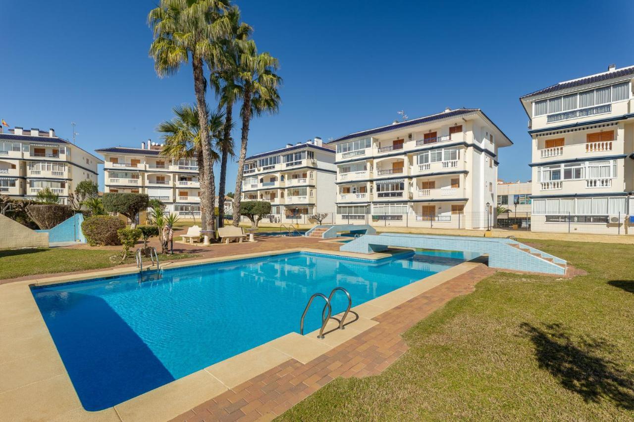 Martas Apartment La Mata  Exteriör bild